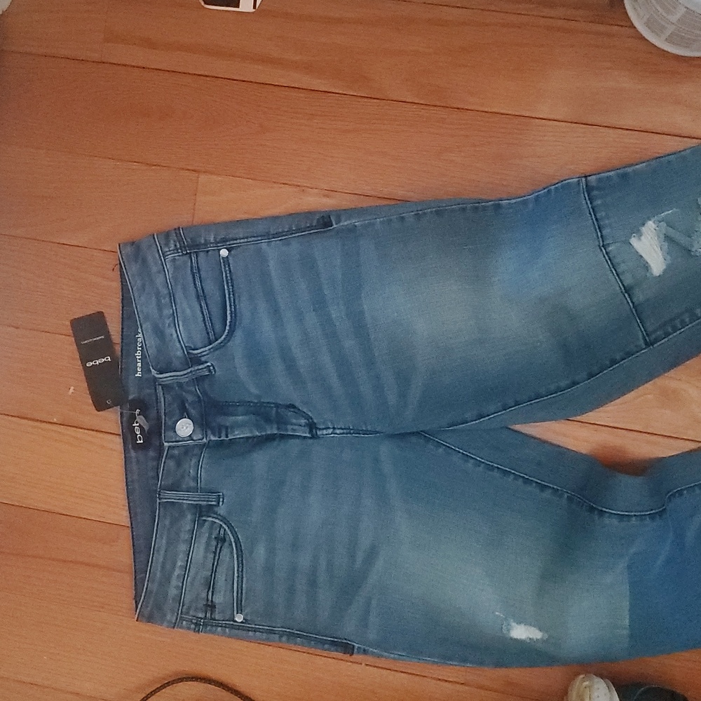 bebe Distressed Ankle Jeans in Blue
